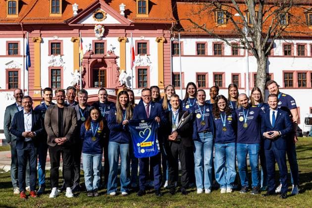 02 03 2026, GER, Volleyball, Women, Season 25 26, ZOI DVV Cup, Reception of the VfB 91 Suhl Lotto Thueringen team by the Thuringian Minister Mario Voigt VfB 91 Suhl Lotto Thueringen sensationally won the Zoi DVV German Volleyball Association Cup against Allianz MTV Stuttgart on 28 02 2026 in Mannheim On this occasion, the Thuringian State Chancellery around Mario Voigt, Stefan Gruhner, David Moeller and the Mayor of Erfurt 99084 Erfurt Thuringian State Chancellery Thuringia Germany