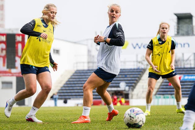 260302 Mathilde Harviken and Emilie Woldvik of the Norwegian women™s national football team during a training session on March 2, 2026 in Vienna Photo Marius Simensen BILDBYRAN Cop 238 bbeng dam fifa women s world cup qualifier football fotball fotboll norge norway practice soccer training trening träning  Copyright: MARIUSxSIMENSEN BB260302BB393