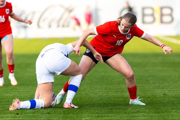 WOMEN SOCCER - U19, AUT vs FIN test match VIENNA,AUSTRIA,02.MAR.26 - WOMEN SOCCER - OEFB Under-19 international test match, Austria vs Finland. Image shows Elli Welling (FIN) and Ella Herbst (AUT).  GEPAxpictures xPhilippxBrem