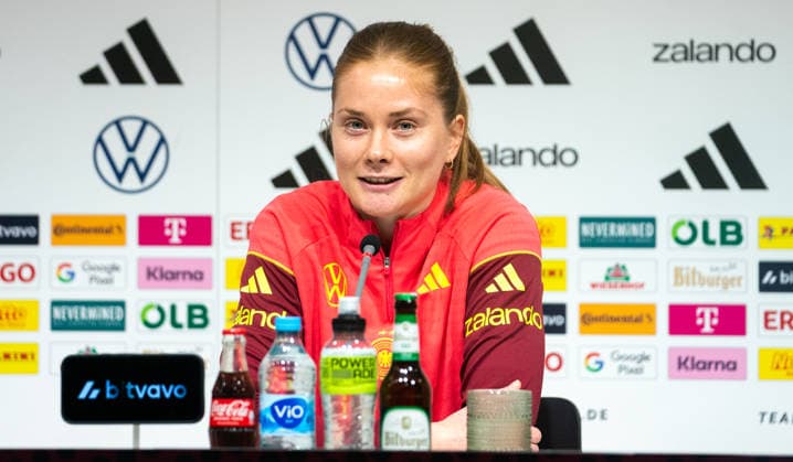 Football, Women, Germany national team, Press conference
