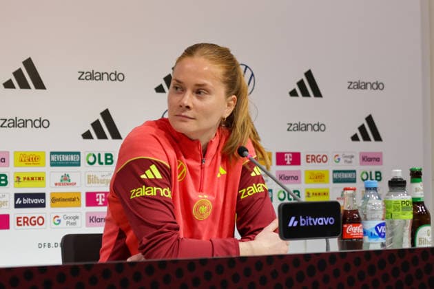 02 03 2026, xgrfx, Football World Cup Qualification , Germany Women Press Conference, Final Training v l Sjoeke Nüsken Deutsche Frauennationalmannschaft DFL DFB REGULATIONS PROHIBIT ANY USE OF PHOTOGRAPHS as IMAGE SEQUENCES and or QUASI VIDEO Dresden