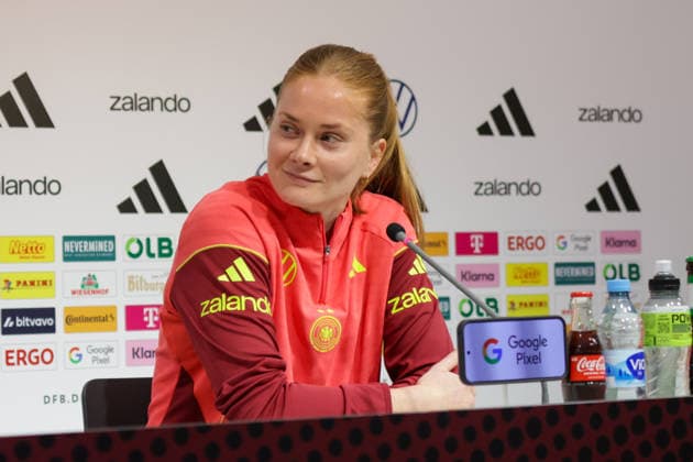 02 03 2026, xgrfx, Football World Cup Qualification , Germany Women Press Conference, Final Training v l Sjoeke Nüsken Deutsche Frauennationalmannschaft DFL DFB REGULATIONS PROHIBIT ANY USE OF PHOTOGRAPHS as IMAGE SEQUENCES and or QUASI VIDEO Dresden