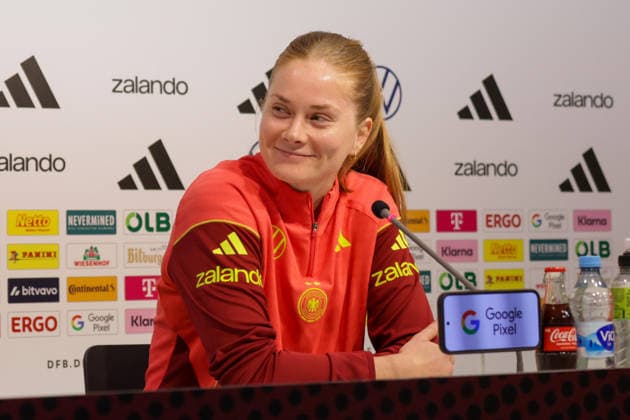 02 03 2026, xgrfx, Football World Cup Qualification , Germany Women Press Conference, Final Training v l Sjoeke Nüsken Deutsche Frauennationalmannschaft DFL DFB REGULATIONS PROHIBIT ANY USE OF PHOTOGRAPHS as IMAGE SEQUENCES and or QUASI VIDEO Dresden