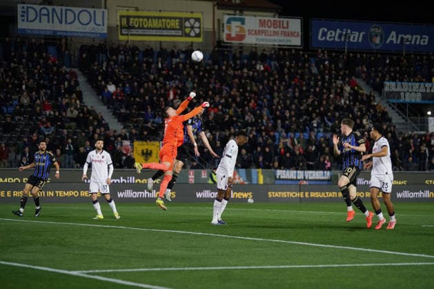 Bologna s Lukas Skorupski ....During the Serie A soccer match between Pisa and Bologna at the Cetilar Arena Romeo Anconetani Stadium in Pisa; Center West Italy; monday March 02; 2026 ; Soccer  Copyright: x AlessandroxLaxRoccax