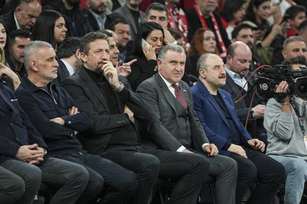 Turkiye v Serbia - FIBA Basketball World Cup 2027 European Qualifiers ISTANBUL, TURKIYE - MARCH 02: Turkish Youth and Sports Minister Osman Askin Bak (3rd L), Turkish Basketball Federation (TBF) President Hidayet Turkoglu (2nd L), Turkish Football Federation (TFF) President Ibrahim Haciosmanoglu (L) and Chair of the Turkish Grand National Assembly Industry, Trade, Energy, Natural Resources, Information and Technology Commission and AK Party Bursa Deputy Mustafa Varank (R) watch the FIBA Basketball World Cup 2027 European Qualifiers First Round Group C match between Turkiye and Serbia at the Basketball Development Center in Istanbul, Turkiye, on March 02, 2026. Arife Karakum Anadolu Istanbul Turkey. Editorial use only. Please get in touch for any other usage. Copyright: x2026xAnadoluxArifexKarakumx