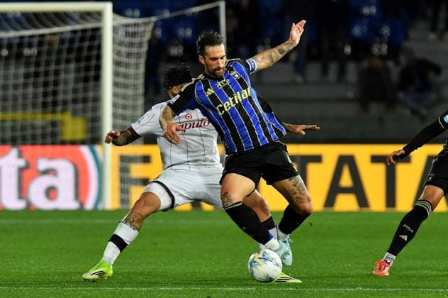 CALCIO - Serie A - Pisa SC vs Bologna FC Antonio Caracciolo (Pisa) Santiago Thomas Castro (Bologna) during Pisa SC vs Bologna FC, Italian soccer Serie A match in Pisa, Italy, March 02 2026 Pisa Italy  Copyright: xIPAxSport ABACAx