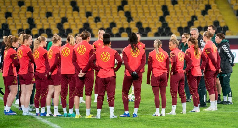 2 3 2026, Football, GER, Women, World Cup qualification, Germany Slovenia, Coach Christian Wück 4 v right gives a speech to the German national team footballers at the final training session Dresden Rudolf Harbig Stadium Saxony Germany