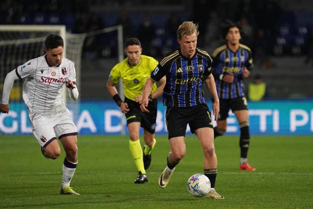 Pisa sMalthe Hojholt in action ....During the Serie A soccer match between Pisa and Bologna at the Cetilar Arena Romeo Anconetani Stadium in Pisa; Center West Italy; monday March 02; 2026 ; Soccer  Copyright: xAlessandroxLaxRocca LaPressex