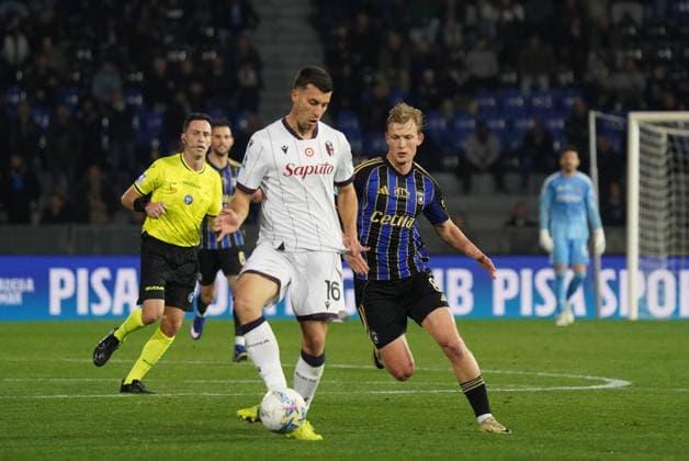 Bologna s NicolÃ² Casale ....During the Serie A soccer match between Pisa and Bologna at the Cetilar Arena Romeo Anconetani Stadium in Pisa; Center West Italy; monday March 02; 2026 ; Soccer  Copyright: xAlessandroxLaxRocca LaPressex