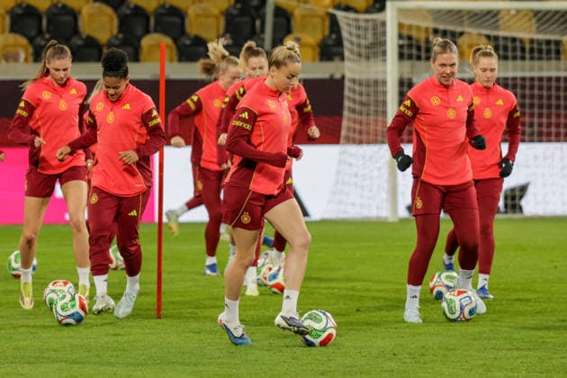 02 03 2026, xgrfx, Soccer World Cup Qualification , Germany Women Press Conference, Final Training v l Jule Brand, shekiera Martinez, Giulia Gwinn, Rebecca Knaak, German Women National Team DFL DFB REGULATIONS PROHIBIT ANY USE OF PHOTOGRAPHS as IMAGE SEQUENCES and or QUASI VIDEO Dresden