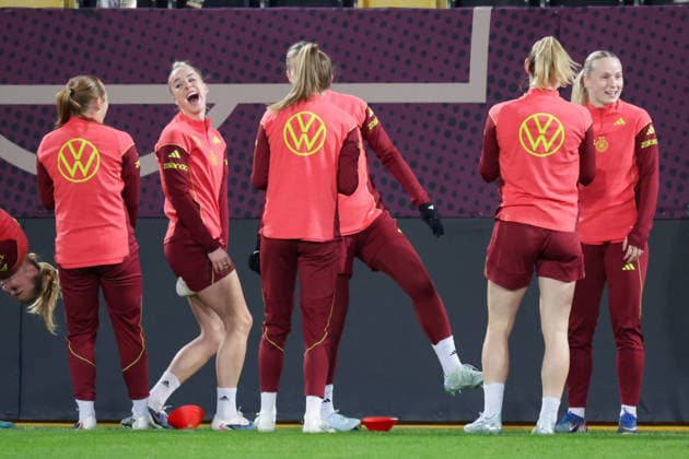 02 03 2026, xgrfx, Soccer World Cup Qualification , Germany Women Press Conference, Final Training f l Lisanne Gräwe, Giulia Gwinn, Vivien Endemann, Sarai Linder, Franziska Kett German Women National Team DFL DFB REGULATIONS PROHIBIT ANY USE OF PHOTOGRAPHS as IMAGE SEQUENCES and or QUASI VIDEO Dresden