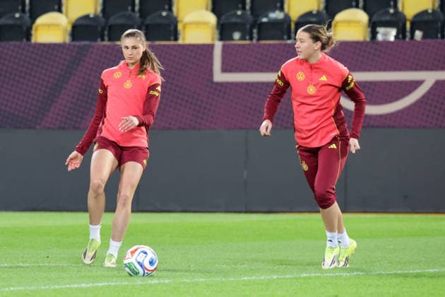 02 03 2026, xgrfx, Soccer World Cup Qualification , Germany Women Press Conference, Final Training v l Jule Brand, Larissa Mühlhaus German Women National Team DFL DFB REGULATIONS PROHIBIT ANY USE OF PHOTOGRAPHS as IMAGE SEQUENCES and or QUASI VIDEO Dresden