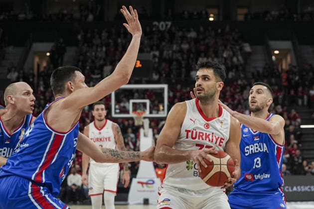 Turkiye v Serbia - FIBA Basketball World Cup 2027 European Qualifiers ISTANBUL, TURKIYE - MARCH 02: Omer Yurtseven (C) of Turkiye in action against Nikola Tanaskovic (L) of Serbia during the FIBA Basketball World Cup 2027 European Qualifiers First Round Group C match at the Basketball Development Center in Istanbul, Turkiye, on March 02, 2026. Arife Karakum Anadolu Istanbul Turkey. Editorial use only. Please get in touch for any other usage.  Copyright: x2026xAnadoluxArifexKarakumx