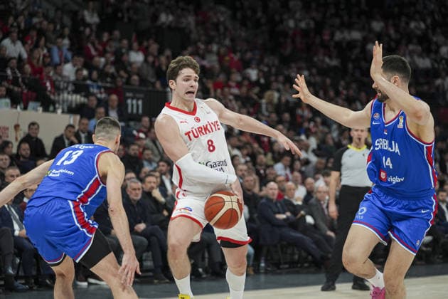 Turkiye v Serbia - FIBA Basketball World Cup 2027 European Qualifiers ISTANBUL, TURKIYE - MARCH 02: Tarik Biberovic (C) of Turkiye in action against Dusan Ristic (R) of Serbia during the FIBA Basketball World Cup 2027 European Qualifiers First Round Group C match at the Basketball Development Center in Istanbul, Turkiye, on March 02, 2026. Arife Karakum Anadolu Istanbul Turkey. Editorial use only. Please get in touch for any other usage.  Copyright: x2026xAnadoluxArifexKarakumx