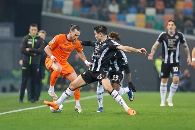 March 2, 2026, Udine, Italy, Italy: FiorentinaÃ¢â‚¬â ¢s Jack Harrison in action against UdineseÃ¢â‚¬â ¢s Jordan Zemura and UdineseÃ¢â‚¬â ¢s Jurgen Ekkelenkamp during the Italian Serie A Enilive match between Udinese Calcio vs ACF Fiorentina at the Bluenergy Stadium in Udinese, Italy, 02 March 2026. Udine Italy - ZUMAr199 20260302_zsp_r199_016 Copyright: xMattiaxRadonix