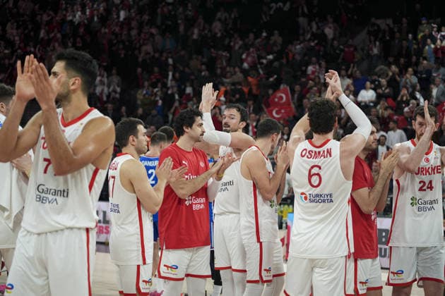 Turkiye v Serbia - FIBA Basketball World Cup 2027 European Qualifiers ISTANBUL, TURKIYE - MARCH 02: Turkish national team, Nationalteam players celebrate their victory of the FIBA Basketball World Cup 2027 European Qualifiers First Round Group C match between Turkiye and Serbia at the Basketball Development Center in Istanbul, Turkiye, on March 02, 2026. Arife Karakum Anadolu Istanbul Turkey. Editorial use only. Please get in touch for any other usage.  Copyright: x2026xAnadoluxArifexKarakumx