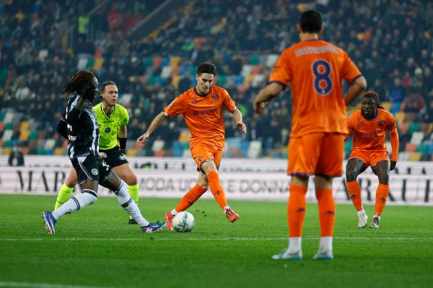 March 2, 2026, Udine, Italy, Italy: UdineseÃ¢â‚¬â ¢s Jordan Zemura in action against FiorentinaÃ¢â‚¬â ¢s Nicolo Fagioli during the Italian Serie A Enilive match between Udinese Calcio vs ACF Fiorentina at the Bluenergy Stadium in Udinese, Italy, 02 March 2026. Udine Italy - ZUMAr199 20260302_zsp_r199_017 Copyright: xMattiaxRadonix