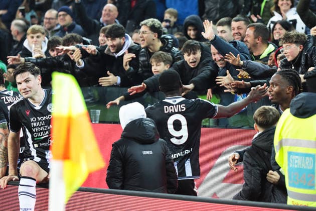 Udinese s Keinan Davis celebrates after scoring the 2-0 goal for his team during the Serie A soccer match between Udinese and Fiorentina at the Bluenergy Stadium in Udine, north east Italy - Monday, March 2,2026 - soccer  Copyright: xAndreaxBressanutti LaPressex