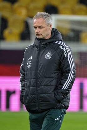 Dresden, Germany 02 March 2026 Preparation for the womens World Cup qualifier Germany vs Slovenia Final training in Dresden In the picture national coach Christian Wück Wueck Germany Copyright: HMBxMedia MadeleinexFantini