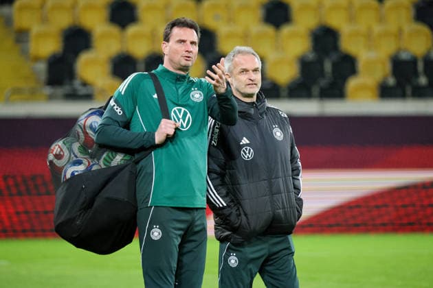 Dresden, Germany 02 March 2026 Preparation for the womens World Cup qualifier Germany vs Slovenia Final training in Dresden In the picture from left goalkeeper coach Michael Fuchs Germany and national coach Christian Wück Wueck Germany Copyright: HMBxMedia MadeleinexFantini