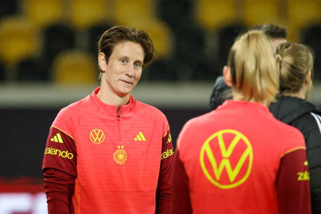 Dresden, Germany 02 March 2026 Preparation for the womens World Cup qualifier Germany vs Slovenia Final training in Dresden In the picture goalkeeper Ann Katrin Berger Germany Copyright: HMBxMedia MadeleinexFantini