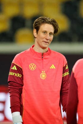 Dresden, Germany 02 March 2026 Preparation for the womens World Cup qualifier Germany vs Slovenia Final training in Dresden In the picture goalkeeper Ann Katrin Berger Germany Copyright: HMBxMedia MadeleinexFantini