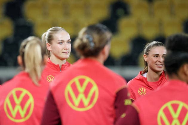 Dresden, Germany 02 March 2026 Preparation for the womens World Cup qualifier Germany vs Slovenia Final training in Dresden In the picture from left Camilla Küver Kuever Germany and Jule Brand Germany Copyright: HMBxMedia MadeleinexFantini