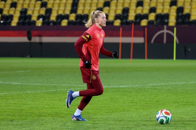 Dresden, Germany 02 March 2026 Preparation for the womens World Cup qualifier Germany vs Slovenia Final training in Dresden In the picture Janina Minge Germany Copyright: HMBxMedia MadeleinexFantini