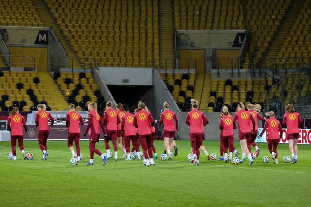 Dresden, Germany 02 March 2026 Preparation for the womens World Cup qualifier Germany vs Slovenia Final training in Dresden In the picture The players of the German womens national soccer team at the final training session in Dresden Copyright: HMBxMedia MadeleinexFantini