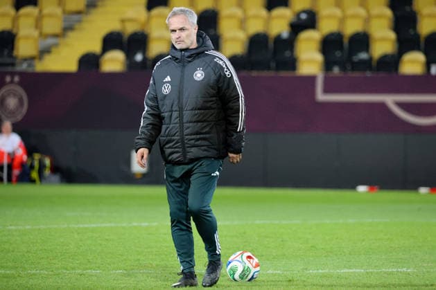 Dresden, Germany 02 March 2026 Preparation for the womens World Cup qualifier Germany vs Slovenia Final training in Dresden In the picture national coach Christian Wück Wueck Germany Copyright: HMBxMedia MadeleinexFantini