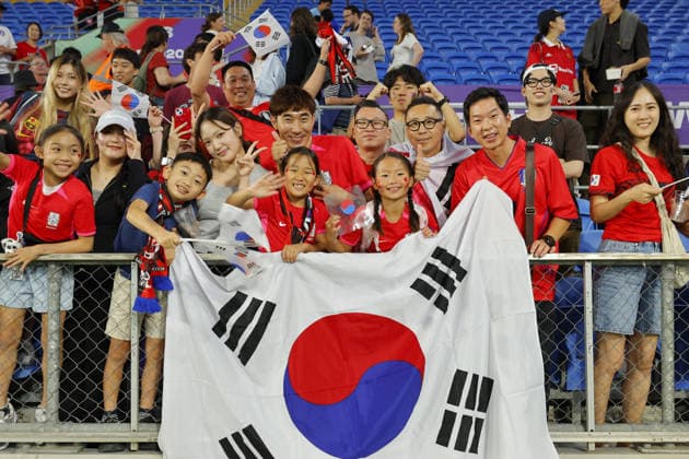 Supporters of Korea are seen celebrating in the stadium after the final whistle at the Womens Asian Cup match between Korea Republic and Islamic Republic of Iran at the Gold Coast Stadium in Robina, Australia Copyright: xMatthewxStarlingx xSPPx Sportspressphoto_SPR100232