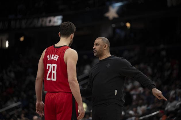 Houston Rockets vs Washington Wizards - NBA, Basketball Herren, USA WASHINGTON DC, UNITED STATES - MARCH 2 : Alperen Sengun (28) and Head coach Ime Udoka of Houston Rockets in action during the NBA basketball game between Houston Rockets and Washington Wizards at the Capital One Arena on March 2, 2026 in Washington DC, United States. Celal Gunes Anadolu Washington DC United States. Editorial use only. Please get in touch for any other usage.  Copyright: x2026xAnadoluxCelalxGunesx
