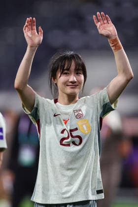 Lyu Yatong of China thanks the fans during the AFC Womens Asian Cup 2026 match between China PR Women and Bangladesh Women at Western Sydney Stadium, Sydney, Australia on 3 March 2026. Copyright: xPeterxDovganx 44610090