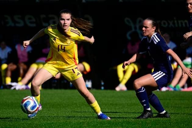 Belgium v Scotland - Women s U19 International Friendly, Länderspiel, Nationalmannschaft TUBIZE, BELGIUM - MARCH 03 : Hens Marthe of Belgium and Robertson Ashley of Scotland WU19s battle for the ball during an International Women s U19 match between Belgium and Scotland on March 3, 2026 in Tubize, Belgium, 03 03 2026 Tubize Belgium  Copyright: xPeterxDexVoechtx