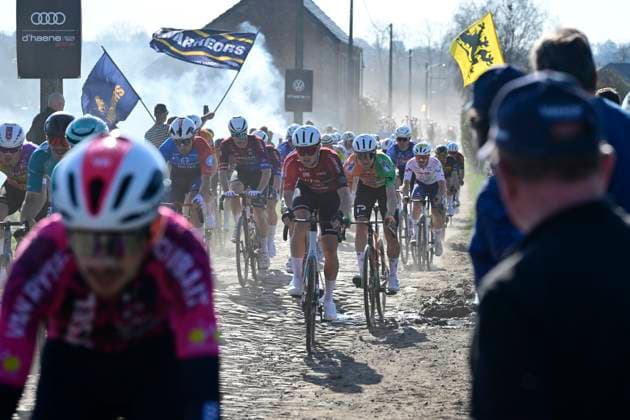 Ename Grand Prix Le Samyn 2026 Cycling Race DOUR, BELGIUM - MARCH 03 : illustration picture of the riders during the 58th edition of Ename Grand Prix Le Samyn an UCI Class 1.1 one day cycling road race for Men Elite of km with start in Quaregnon and finish in Dour on March 3, 2026 in Dour, Belgium, 03 03 2026 ( Motordriver Kenny Verfaillie - Dour Belgium  Copyright: xJanxDexMeuleneirx
