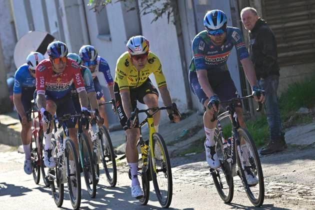 Ename Grand Prix Le Samyn 2026 Cycling Race DOUR, BELGIUM - MARCH 03 : Van Aert Wout (BEL) of Team Visma I Lease a Bike during the 58th edition of Ename Grand Prix Le Samyn an UCI Class 1.1 one day cycling road race for Men Elite of km with start in Quaregnon and finish in Dour on March 3, 2026 in Dour, Belgium, 03 03 2026 ( Motordriver Kenny Verfaillie - Dour Belgium  Copyright: xJanxDexMeuleneirx