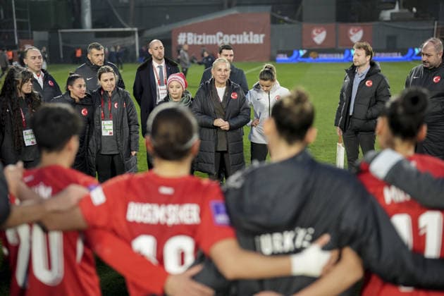 Turkiye v Malta - FIFA Women’s World Cup 2027 European Qualifiers ISTANBUL, TURKIYE - MARCH 03: Head coach of Turkiye Necla Gungor congratulates the players following the victory at the FIFA Women’s World Cup 2027 European Qualifiers League B Group 2 match between Turkiye and Malta at Pendik Stadium in Istanbul, Turkiye, on March 03, 2026. Arife Karakum Anadolu Istanbul Turkey. Editorial use only. Please get in touch for any other usage.  Copyright: x2026xAnadoluxArifexKarakumx