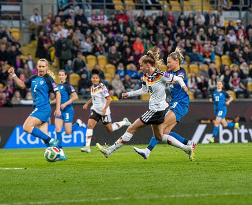 Soccer, Women, Season 2025 2026, World Cup Qualification in Dresden Liga A, Group 4 , Germany Slovenia, Vivien Endemann Germany scores the goal for 1 0 against Lana Golob Slovenia and Dominika Conc Slovenia , 03 03 2026, Copyright: xSebastianxRäppold MatthiasxKochx