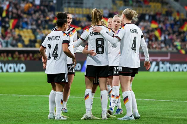 Vivien Endemann Germany celebrates her goal with teammates, 2027 FIFA Women s World Cup Qualifier, Germany v Slovenia, Rudolf Harbig Stadion on 03 March 2026 in Dresden, Germany Photo by Marco Steinbrenner DeFodi Images Vivien Endemann Germany celebrates her goal with teammates, 2027 FIFA Women s World Cup Qualifier, Germany v Slovenia, Rudolf Harbig Stadion, March 3, 2026 in Dresden, Germany Photo by Marco Steinbrenner DeFodi Images
