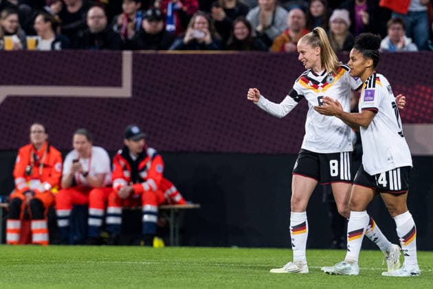 DRESDEN, GERMANY - MARCH 3: Vivien Endemann (Germany, 8) celebrates scoring the 1:0 goal during the Women s European Qualifiers for the 2027 FIFA Women s World Cup match between Women s European Qualifiers for the 2027 FIFA Women s World Cup: Germany vs Slovenia at Ulrich-Haberland-Stadion on matchday 1 of the Women s European Qualifiers for the 2027 FIFA Women s World Cup on March 3, 2026 in Dresden, Germany. Saxony Germany Copyright: xSteffiexWunderlx