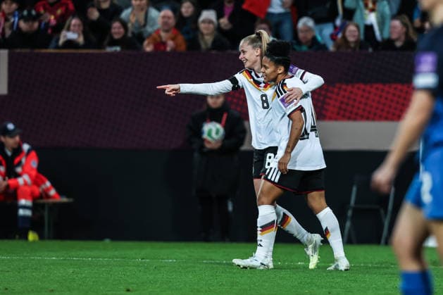 Sport, Soccer, World Cup Qualification Europe Women Season 2026 League A Group 4 1 Matchday Germany Slovenia 03 03 2026, Rudolf Harbig Stadium Dresden Goal celebration Germany after the goal to 1 0 by Vivien Endemann Germany, 8 the players are happy Dresden Rudolf Harbig Stadium Saxony Germany