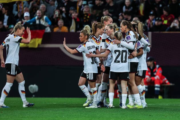 Sport, Soccer, World Cup Qualification Europe Women Season 2026 League A Group 4 1 Matchday Germany Slovenia 03 03 2026, Rudolf Harbig Stadium Dresden Goal celebration Germany after the goal to 1 0 by Vivien Endemann Germany, 8 the players are happy Dresden Rudolf Harbig Stadium Saxony Germany