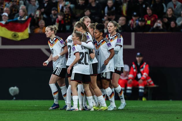 Sport, Soccer, World Cup Qualification Europe Women Season 2026 League A Group 4 1 Matchday Germany Slovenia 03 03 2026, Rudolf Harbig Stadium Dresden Goal celebration Germany after the goal to 1 0 by Vivien Endemann Germany, 8 the players are happy Dresden Rudolf Harbig Stadium Saxony Germany