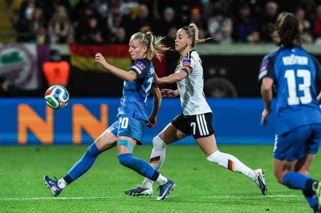 Sport, Soccer, World Cup Qualification Europe Women Season 2026 League A Group 4 1 Matchday Germany Slovenia 03 03 2026, Rudolf Harbig Stadium Dresden Zara Kramzar Slovenia, 20 Giulia Gwinn Germany, 7 Dresden Rudolf Harbig Stadium Saxony Germany