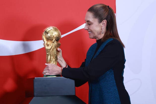 The FIFA World Cup, WM, Weltmeisterschaft, Fussball Trophy at Claudia Sheinbaum s press conference, PK, Pressekonferenz in Mexico MEXICO CITY, MEXICO - MARCH 03: Mexican President Claudia Sheinbaum poses with the FIFA World Cup Trophy after her daily press conference, at the National Palace, in Mexico City, Mexico on March 03, 2026. The FIFA World Cup Trophy continues its journey through Mexico as part of the official Trophy Tour. Daniel Cardenas Anadolu Mexico City Mexico. Editorial use only. Please get in touch for any other usage. Copyright: x2026xAnadoluxDanielxCardenasx