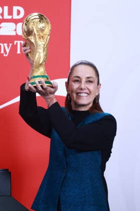 The FIFA World Cup, WM, Weltmeisterschaft, Fussball Trophy at Claudia Sheinbaum s press conference, PK, Pressekonferenz in Mexico MEXICO CITY, MEXICO - MARCH 03: Mexican President Claudia Sheinbaum poses with the FIFA World Cup Trophy after her daily press conference, at the National Palace, in Mexico City, Mexico on March 03, 2026. The FIFA World Cup Trophy continues its journey through Mexico as part of the official Trophy Tour. Daniel Cardenas Anadolu Mexico City Mexico. Editorial use only. Please get in touch for any other usage. Copyright: x2026xAnadoluxDanielxCardenasx