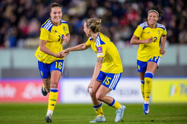 260303 Filippa Angeldahl, Julia Zigiotti Olme and Felicia Schröder of Sweden celebrate after 0 1 during the Women s FIFA World Cup Qualifier football match between between Italy and Sweden on March 3, 2026 in Reggio Calabria Photo Ludvig Thunman BILDBYRAN code LT LT0780 fotboll football soccer fotball vm kval kval fifa womens world cup qualifier qualifier italien italy sverige sweden dam bbeng jubel  Copyright: LUDVIGxTHUNMAN BB260303LT054