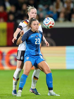 Franziska Kett Germany and Maja Sternad Slovenia battle for the ball, 2027 FIFA Women s World Cup Qualifier, Germany v Slovenia, Rudolf Harbig Stadion on 03 March 2026 in Dresden, Germany Photo by Marco Steinbrenner DeFodi Images Franziska Kett Germany and Maja Sternad Slovenia battle for the ball, 2027 FIFA Women s World Cup Qualifier, Germany v Slovenia, Rudolf Harbig Stadion, March 3, 2026 in Dresden, Germany Photo by Marco Steinbrenner DeFodi Images