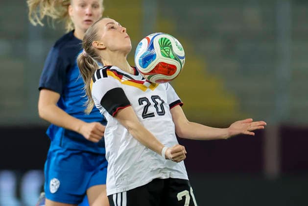 Elisa Senss Germany controls the ball, 2027 FIFA Women s World Cup Qualifier, Germany v Slovenia, Rudolf Harbig Stadion on 03 March 2026 in Dresden, Germany Photo by Marco Steinbrenner DeFodi Images Elisa Senss Germany controls the ball, 2027 FIFA Women s World Cup Qualifier, Germany v Slovenia, Rudolf Harbig Stadion, March 3, 2026 in Dresden, Germany Photo by Marco Steinbrenner DeFodi Images