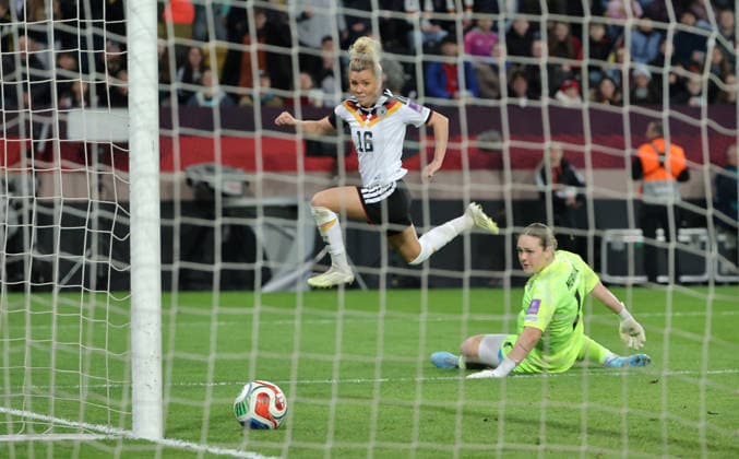 Linda Dallmann scores the goal for 3 0 against goalkeeper Zala Mersnik duel match scene action sport soccer soccer FIFA World Cup qualification in Dresden international match national team DFB women 03 03 2026 Germany GER vs Slovenia SLO DFL regulations prohibit any use of photographs as image sequences and or quasi video